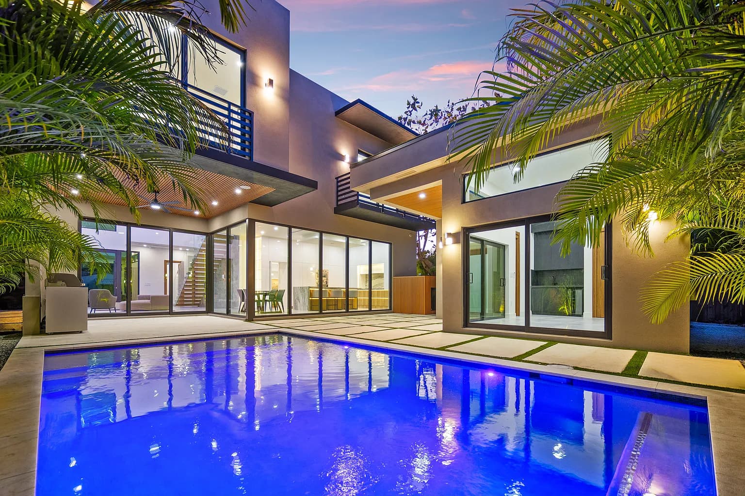 Buena Vista Modern Residence - View 2