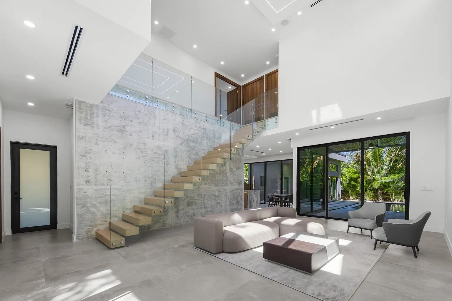 Buena Vista Modern Residence - View 5